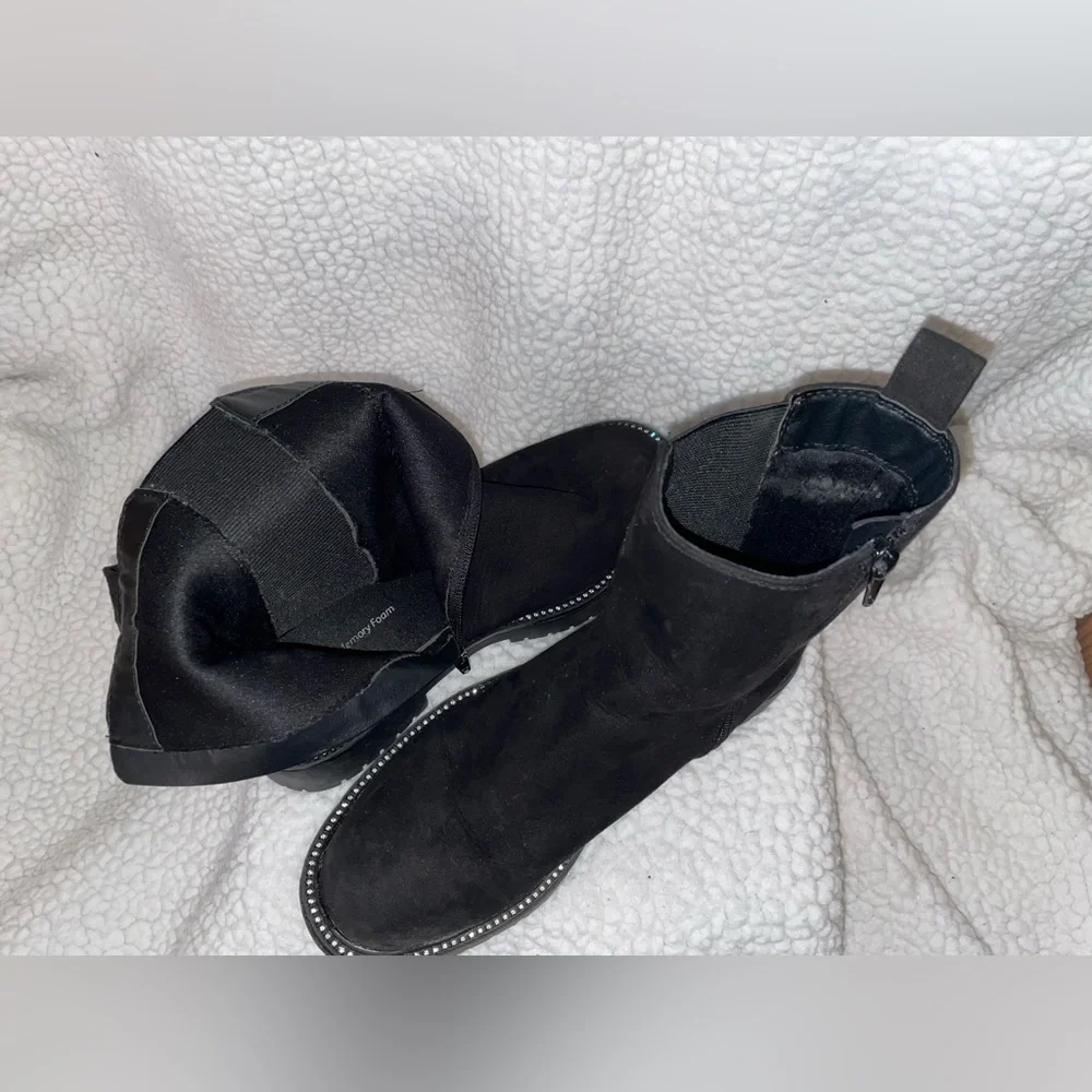 Time & Tru Women's Black Suede Boots Preowned - Picture 9 of 10